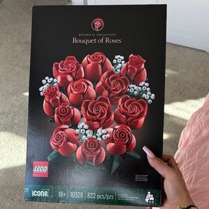 LEGO Icons Bouquet of Roses Set